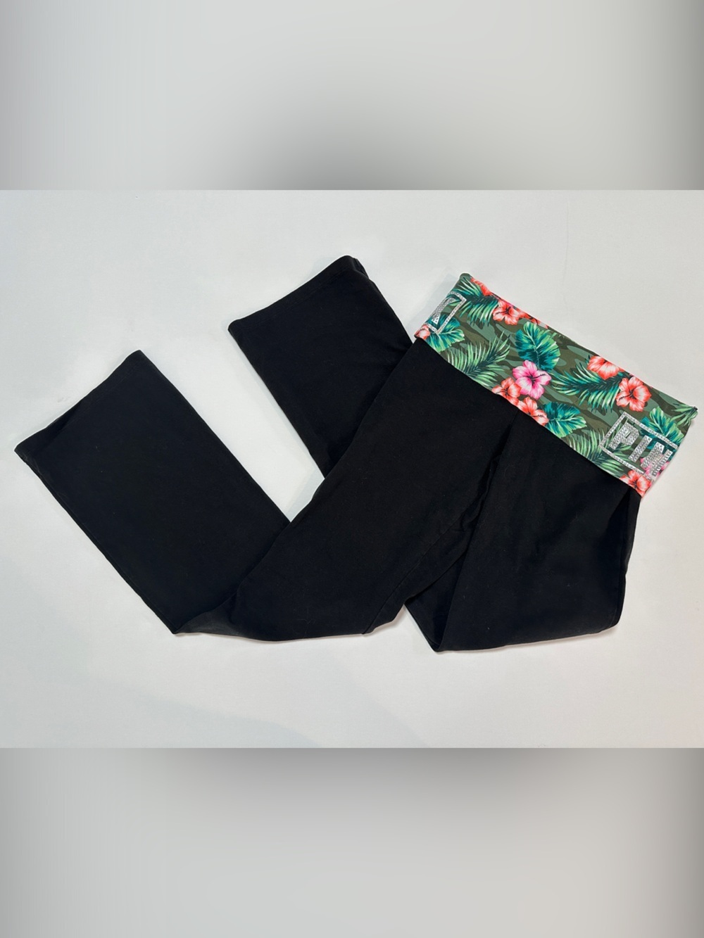 PINK Victoria's Secret Black Leggings with Tropical Print Cuff